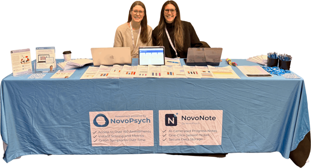 Carla y Gina en el stand de NovoPsych y NovoNote